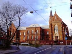 Наскільки активною є позиція Церкви, як вона підтримує наших оборонців ?